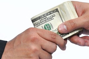 Nhận phong bì 100 triệu đồng, cựu Giám đốc RPMU cho rằng chỉ là... quà tết theo phong tục