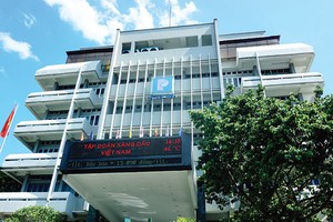 Nhiều “ông lớn” đứng ngoài sóng lên sàn