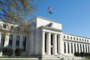 Các ngân hàng trung ương thường thực hiện song song phương pháp truyền thống và thanh tra trên cơ sở rủi ro trước khi chuyển hẳn sang phương pháp thanh tra trên cơ sở rủi ro