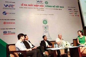 Trong hoạt động quan hệ nhà đầu tư, chỉ công bố thông tin theo quy định thôi là chưa đủ 