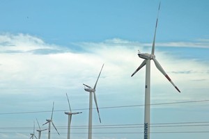 Năng lượng tái tạo mới chỉ nhận được những lời hứa tỷ USD