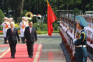 Tổng Bí thư Nguyễn Phú Trọng và Tổng Bí thư, Chủ tịch nước Lào Bounnhang Vorachith trong chuyến thăm Việt Nam của ông Bounnhang Vorachith tháng 4/2016