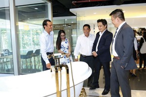 TOTO khai trương showroom đầu tiên do hãng điều hành