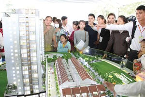 Giao dịch bất động sản cuối năm khá sôi động. ảnh: Gia Huy 