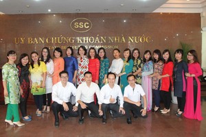 Công việc của những người làm công tác phát triển thị trường đòi hỏi luôn phải nghiên cứu những điều mới mẻ, lạ lẫm từ các TTCK trên thế giới để áp dụng vào Việt Nam