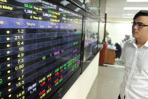 Hút khách vào “siêu thị đại chúng” UPCoM