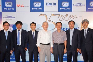 20 năm qua, Báo Đầu tư luôn đồng hành cùng UBCK trong nỗ lực thúc đẩy TTCK phát triển ngày càng minh bạch. (Trong ảnh: Nguyên Chủ tịch UBCK Lê Văn Châu tại Lễ kỷ niệm 25 năm thành lập Báo Đầu tư).