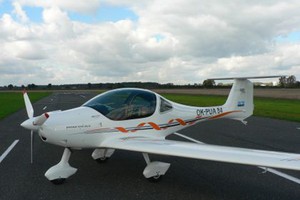 Một máy bay ALTEC 321 Faeta của Công ty CP Công nghệ Hành tinh Xanh