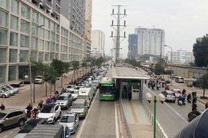 Tuyến BRT sẽ mở nút về hạ tầng giao thông cho việc phát triển bất động sản khu Tây Nam Hà Nội . Ảnh: Việt Dương