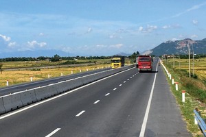 Dự án BOT Quốc lộ 1 qua Khánh Hòa đã được đưa vào sử dụng từ tháng 9/2015. Ảnh: A.M