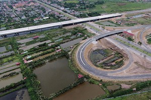 Hệ thống giao thông tương đối đồng bộ là điểm mạnh của các tỉnh miền duyên hải.Ảnh: Dũng Minh
