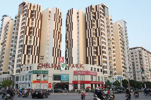 Mâu thuẫn giữa cư dân và chủ đầu tư Chung cư Chealsea Park Yên Hòa nảy sinh xuất phát từ việc tăng phí dịch vụ 
