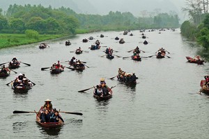 Xuân về trẩy hội chùa Hương