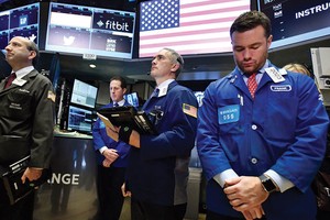 Giới đầu tư chứng khoán hoài nghi chính sách kinh tế của Tổng thống Trump