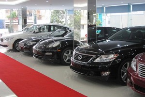 Siết chặt quản lý ô tô nhập khẩu theo diện biếu, tặng