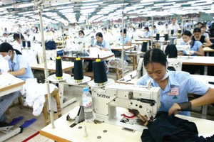 Doanh nghiệp dệt may vừa lên sàn, vừa "lăn tăn" bị thâu tóm