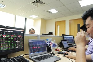 Giá nhiều cổ phiếu bất động sản như PDR, DXG, SRC, NLG... tăng mạnh trong thời gian qua