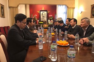 Đoàn công tác thành phố Đà Nẵng làm việc với Đại sứ đặc mệnh toàn quyền của Việt Nam tại Vương quốc Anh và Ireland