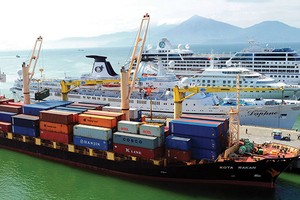 Cảng Đà Nẵng là cảng container được trang bị hiện đại ở khu vực miền Trung. 