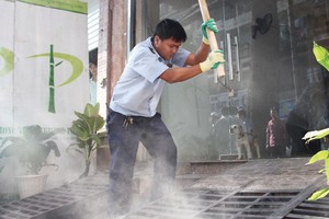 Nạn lấn chiếm hè phố và góc nhìn quản lý đô thị