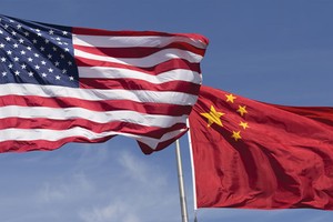 Niềm tin giới đầu tư toàn cầu phụ thuộc động thái của Mỹ và Trung Quốc