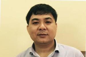 TS. Phùng Quốc Chí