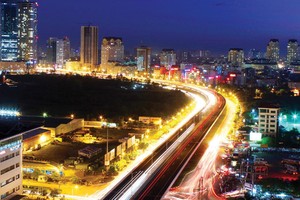 Hạ tầng giao thông phát triển là yếu tố giúp bất động sản phía Tây Hà Nội được nhiều người quan tâm. Ảnh: Dũng Minh