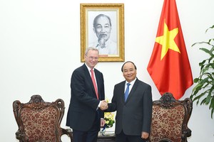 Thủ tướng Nguyễn Xuân Phúc tiếp Chủ tịch điều hành Tập đoàn Alphabet Eric Schmidt