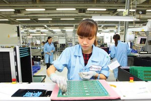 Công nghiệp chế biến - chế tạo đang có bước chuyển biến tích cực. Trong ảnh: Sản xuất tại Nhà máy Sparton Việt Nam tại TP.HCM. Ảnh: Lê Toàn