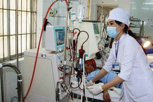 Doanh nghiệp bảo hiểm sẽ thay mặt cơ sở y tế chi trả tiền bảo hiểm khi xảy ra sự cố bảo hiểm