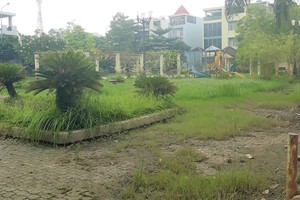Một dự án tại quận 9 đã đi vào hoạt động gần 10 năm nhưng chủ đầu tư vẫn chưa xây dựng công viên cho cư dân như quy hoạch -   Ảnh: Gia Phú