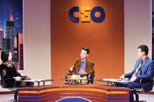 Ông Lê Hữu Thi, Chủ tịch kiêm Tổng giám đốc Công ty TNHH Apuwa Việt Nam ngồi ở vị trí CEO