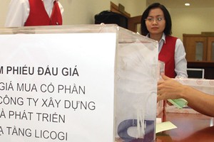 2 năm trước, LIC thực hiện chào bán cổ phần lần đầu ra công chúng, giá đạt hơn 10.000 đồng/CP, nay chào sàn với giá 4.900 đồng/CP nhưng không ai mua bán