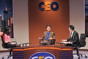 Ông Lê Hữu Thi, Chủ tịch, kiêm Tổng giám đốc Công ty TNHH Apuwa Việt Nam ngồi ở vị trí CEO.