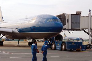 Xin điều chỉnh giá dịch vụ hàng không, ACV đã gửi đi "cả xấp văn bản"