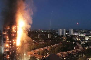 Vụ cháy tại London, “điềm báo trước” hay tiếng nói cư dân bị phớt lờ?