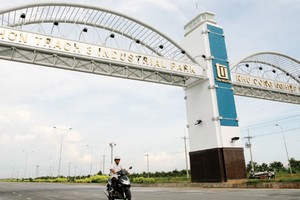 Hàng trăm ngàn công nhân tập trung ở các khu công nghiệp cũng tạo ra sức cầu lớn cho bất động sản Đồng Nai. Ảnh: Lê Toàn