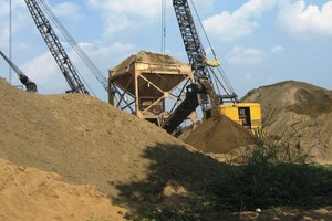 Nguồn cung cát xây dựng hiện nay chỉ đáp ứng được khoảng 40-50% nhu cầu. Ảnh: Việt Dũng