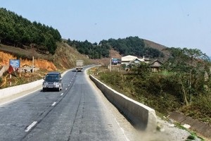 Một đoạn Quốc lộ 6 qua Mộc Châu, Sơn La