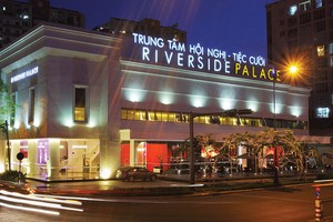 Hủy niêm yết, KHA làm chuyện ngược đời