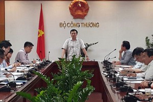 Thứ trưởng Bộ Công thương Hoàng Quốc Vượng tại cuộc làm việc với PVN chiều ngày 7/7/2017