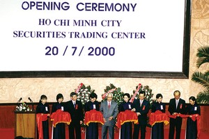 Thị trường chứng khoán tuổi 18: Những kỳ vọng lớn trên vai