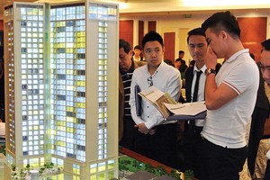 Mua nhà ở hình thành trên tương lai, khách hàng không nên chỉ căn cứ vào căn hộ mẫu và phối cảnh dự án