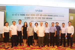 Một trong những nội dung được đề cập tại cuộc gặp của VASB với Chủ tịch UBCK ngày 8/8/2017 là câu chuyện cần sự hợp sức của các công ty chứng khoán lớn xây TTCK phái sinh