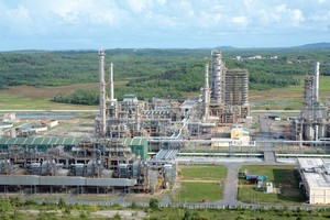 Theo kế hoạch, Nhà máy Lọc dầu Dung Quất sẽ tiếp nhận 1 tỷ m3 khí /năm từ mỏ Cá Voi Xanh để chế biến sâu. Ảnh: Đ.T