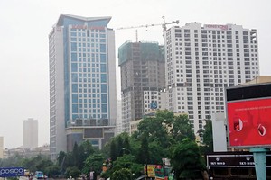 Nội đô Hà Nội hiện còn ít dự án chung cư cao tầng. Ảnh: Dũng Minh