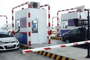 Theo thống kê của VCCI, các loại phí vận tải mà doanh nghiệp phải đóng hiện nay lên tới 70 loại