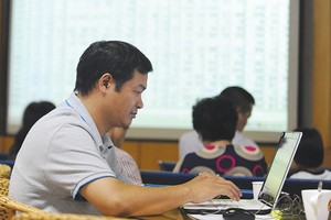 Thu thuế giao dịch chứng khoán phái sinh từ ngày 10/8