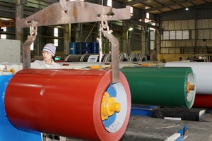 Bộ Công Thương vừa có quyết định miễn trừ áp dụng biện pháp tự vệ đối với tôn màu nhập khẩu cho 4 doanh nghiệp trong năm 2017