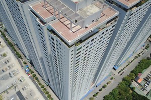 Mua nhà ở những dự án xây vượt tầng, người mua nhà sẽ khó được cấp sổ đỏ. Ảnh: Dũng Minh